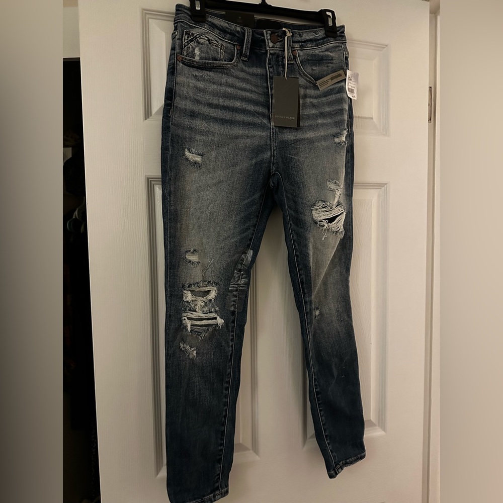 Buckle Black skinny ankle jeans NWT  size 28